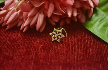 Turquoise diamond nose-ring 1