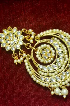 Gold diamond maang-tikka