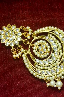 Gold diamond maang-tikka