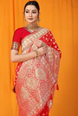 Red woven kanchipuram silk saree with blouse 3