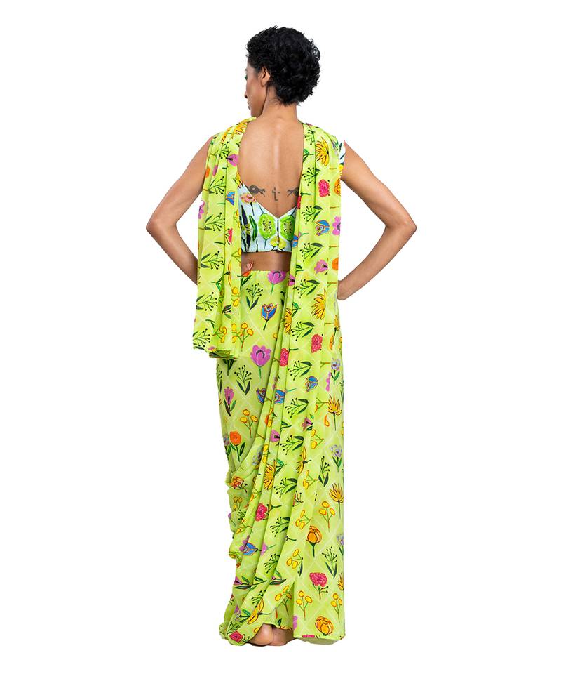 Green Crepe Plain Saree With Blouse