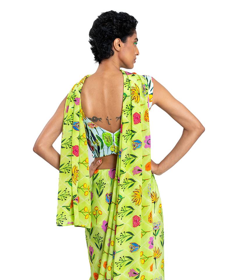 Green Crepe Plain Saree With Blouse