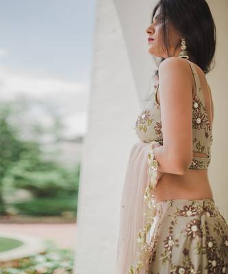 Cream Floral Lehenga set 9