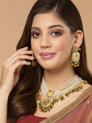 Yellow pearl earrings 1