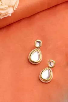 Gold pearl earrings