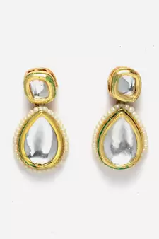 Gold pearl earrings