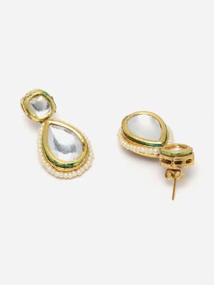Gold pearl earrings 4