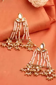 Gold pearl earrings