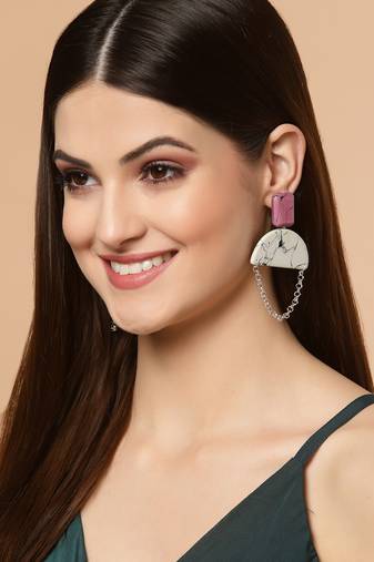 Pink pearl earrings