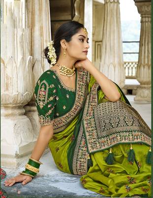 Green woven silk saree with blouse 2