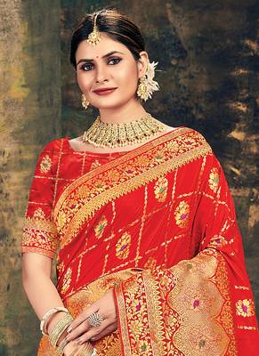 Red Banarasi Silk Weaving Jacquard Designer Saree 2