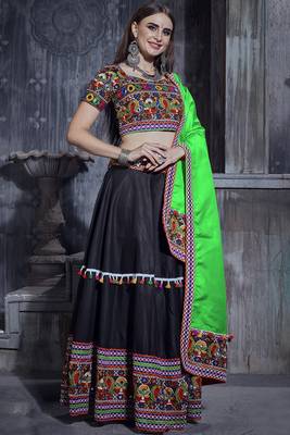 Black embroidered art silk semi stitched lehenga 2