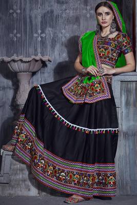 Black embroidered art silk semi stitched lehenga 3