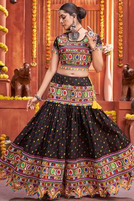 Black embroidered art silk semi stitched lehenga 2