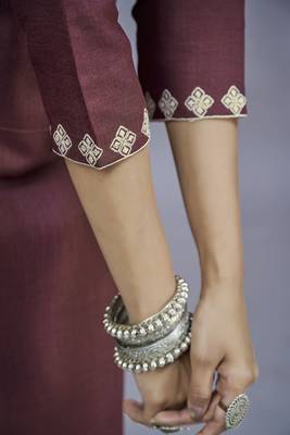 ASHWATH Maroon Embroidery Straight Kurta With Pant Set 5