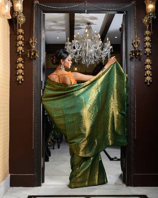 Emerald Green All Over Woven Brocade Banarasi  4