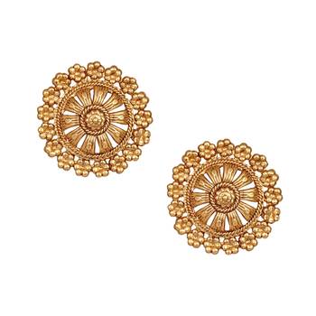 Gold earrings 1