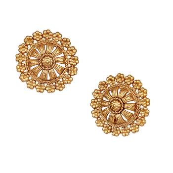 Gold earrings 3