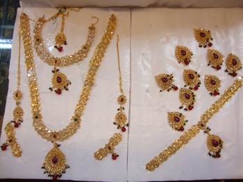 rold gold jewellery sets