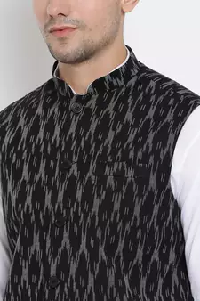 White woven cotton kurta-pajama