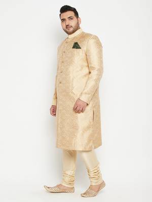 Gold woven silk blend sherwani 3