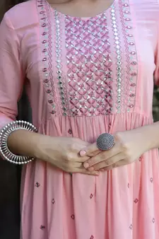 Pink embroidered cotton long-dresses
