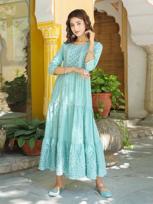Green embroidered cotton long-dresses 1