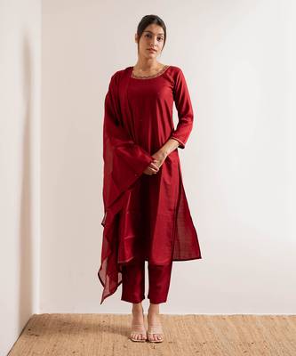 Red Chirmi Straight Fit  Suit Set 7