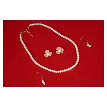 Gold necklaces 2