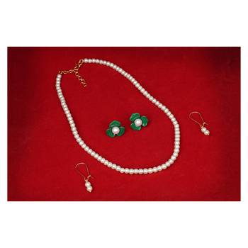 Gold necklaces 2