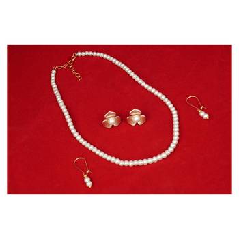 Gold necklaces 2