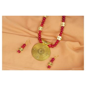 Maroon necklaces 2