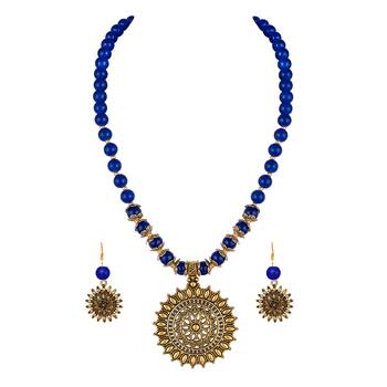 Blue necklaces 1