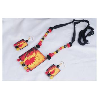 Black necklaces 3