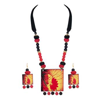 Black necklaces 2