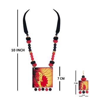 Black necklaces 4