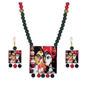 Black necklaces 1
