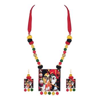 Red necklaces 3
