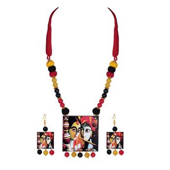 Red necklaces 1