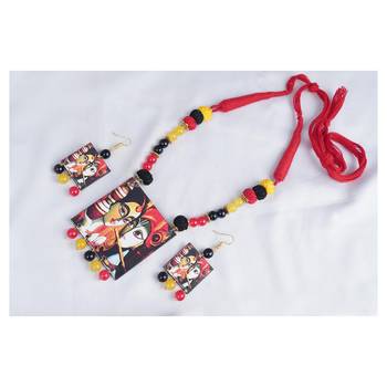 Red necklaces 2