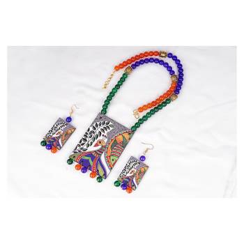 Green necklaces 1