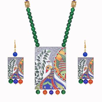Green necklaces 2