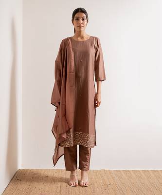 Brown Kurjan Straight Fit Kurta Set 1