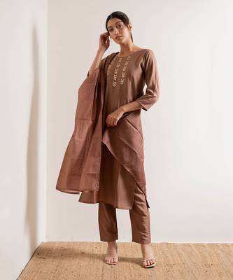 Nude Ruhani Straight Fit Kurta Set 11