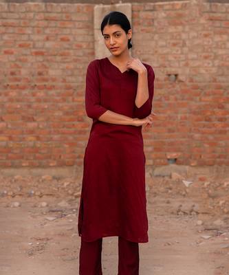 Red Sadka Straight Fit Kurta Set 7