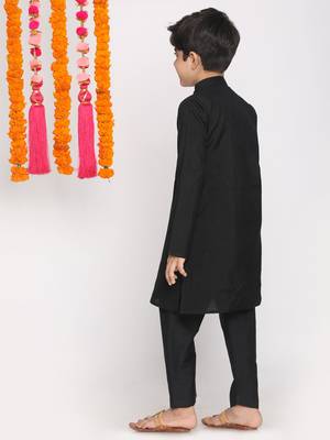  Black Kurta Pyjama Set 4