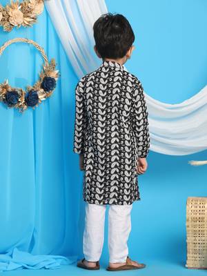  Black And White Kurta Pyjama Set 4