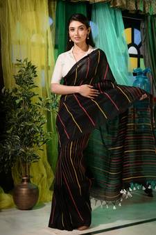 Get ready to feel confident with yourself yet again in this black linen handwoven saree.