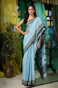 The combination of contemporary style with ethnic heritage, this sky blue pure cotton handwoven saree depicts the same.