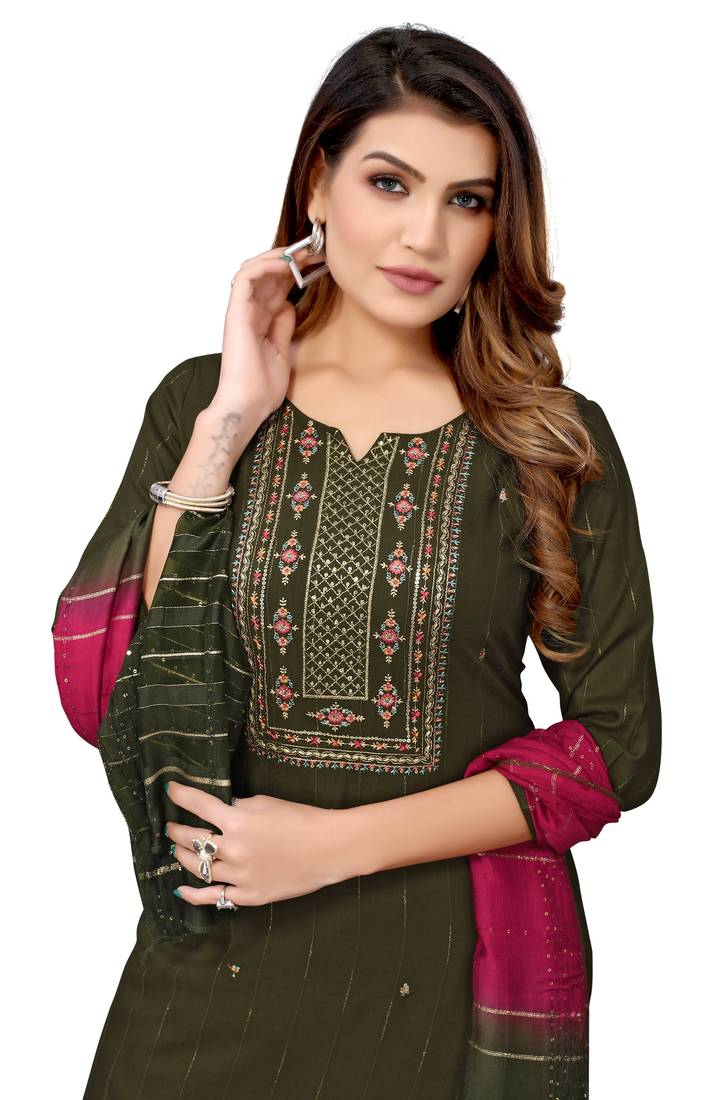 Green thread embroidery viscose rayon kurta set